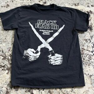 Black Flag band tee. Excellent pre-owned condition. Size M